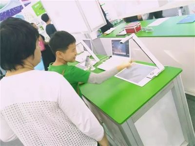 好学宝荣获2016高交会优秀产品奖 她展示了哪些教育“黑科技”